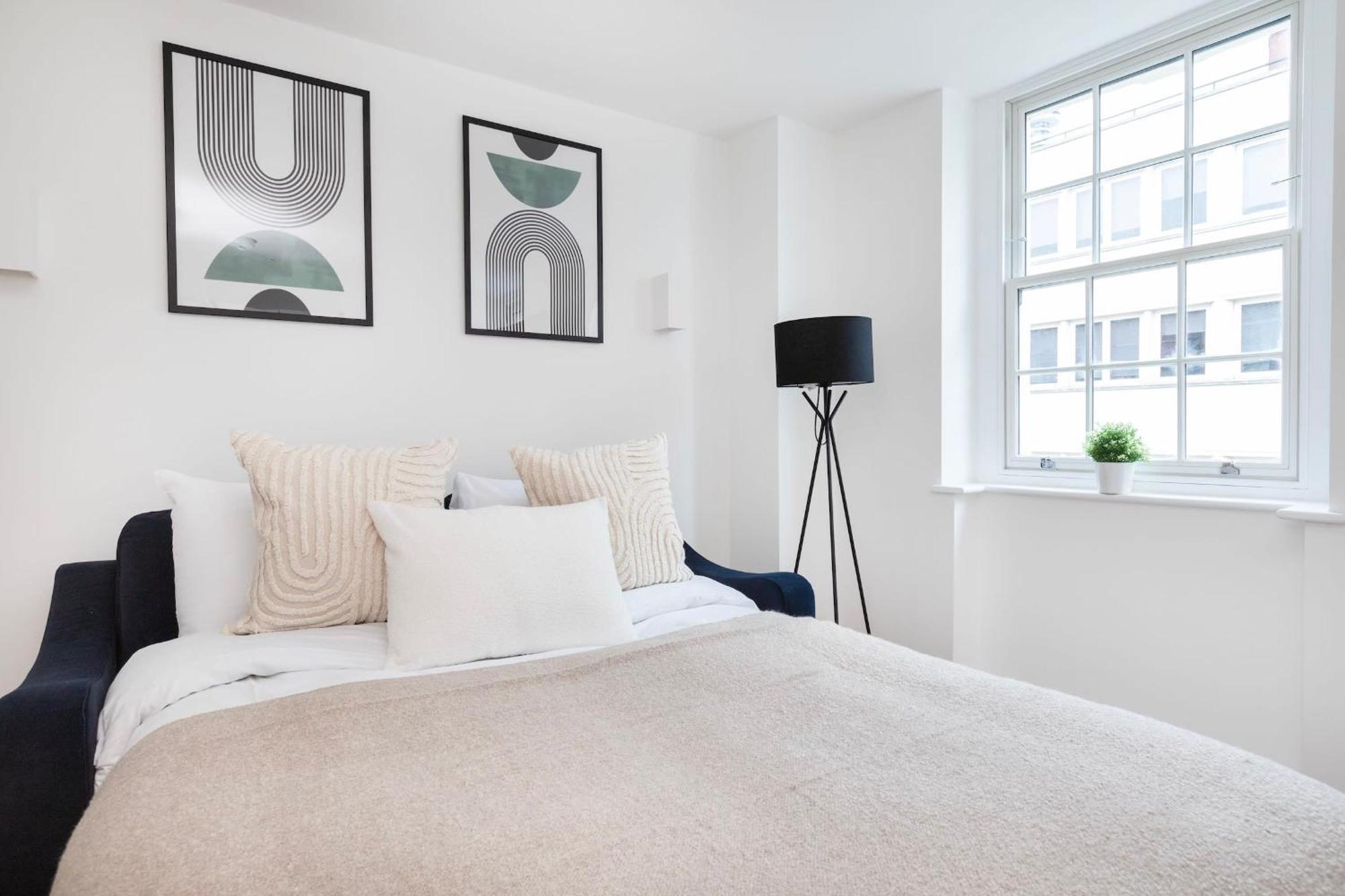 Fitzrovia With Balcony - Cityapartmentstay ลอนดอน ภายนอก รูปภาพ