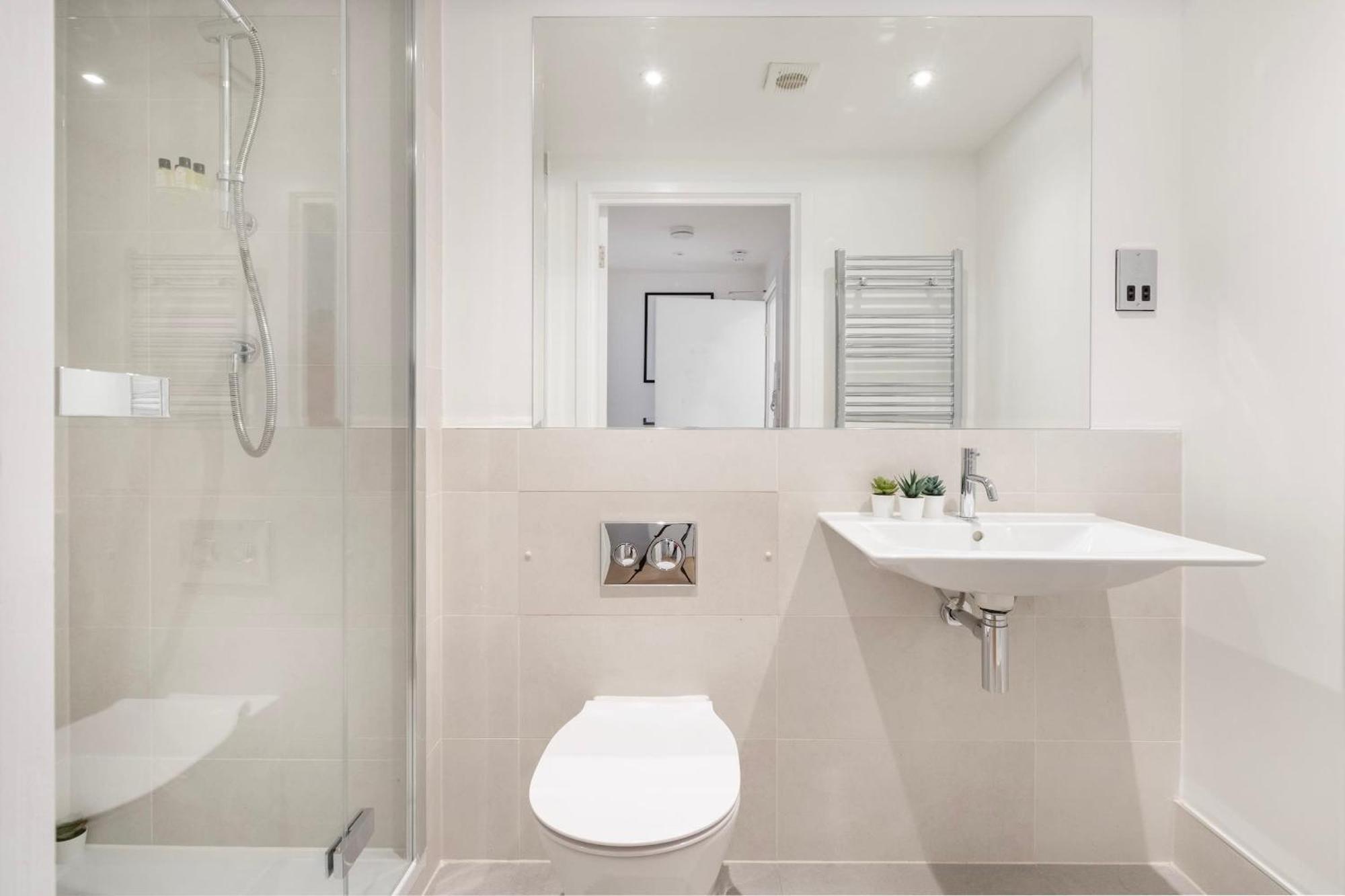 Fitzrovia With Balcony - Cityapartmentstay ลอนดอน ภายนอก รูปภาพ