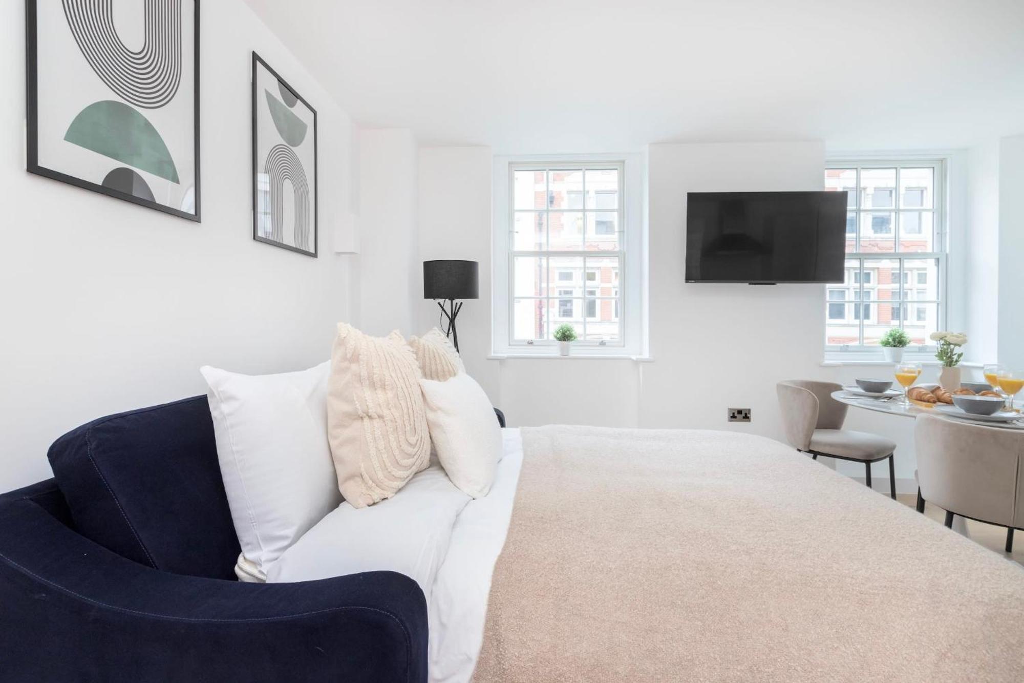 Fitzrovia With Balcony - Cityapartmentstay ลอนดอน ภายนอก รูปภาพ