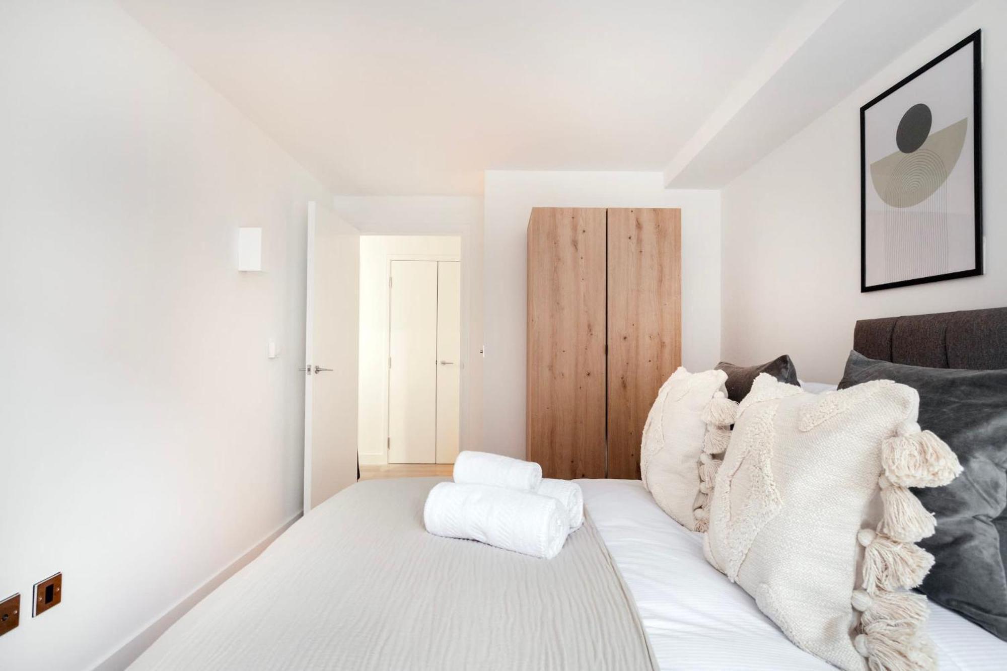 Fitzrovia With Balcony - Cityapartmentstay ลอนดอน ภายนอก รูปภาพ