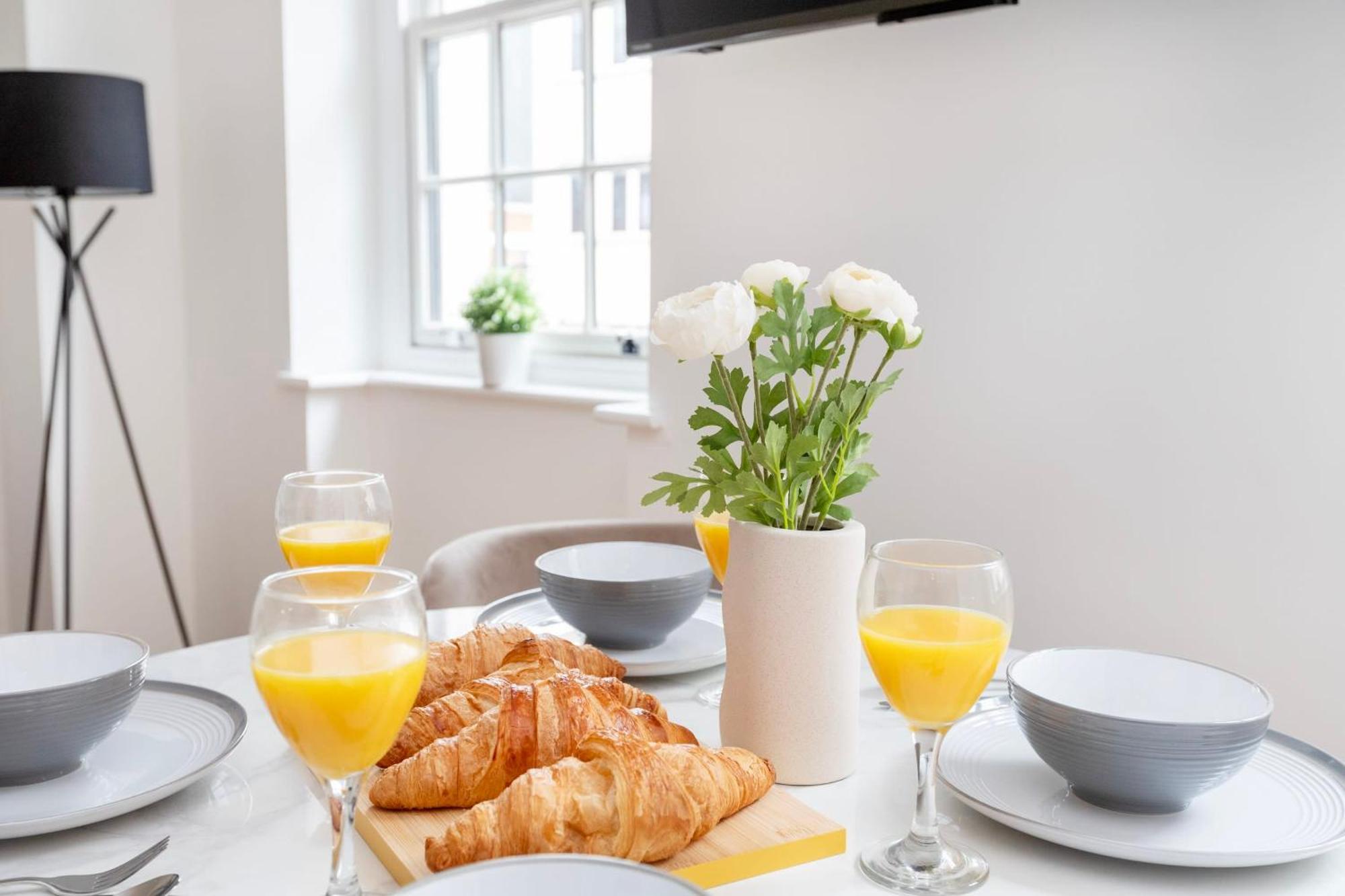 Fitzrovia With Balcony - Cityapartmentstay ลอนดอน ภายนอก รูปภาพ