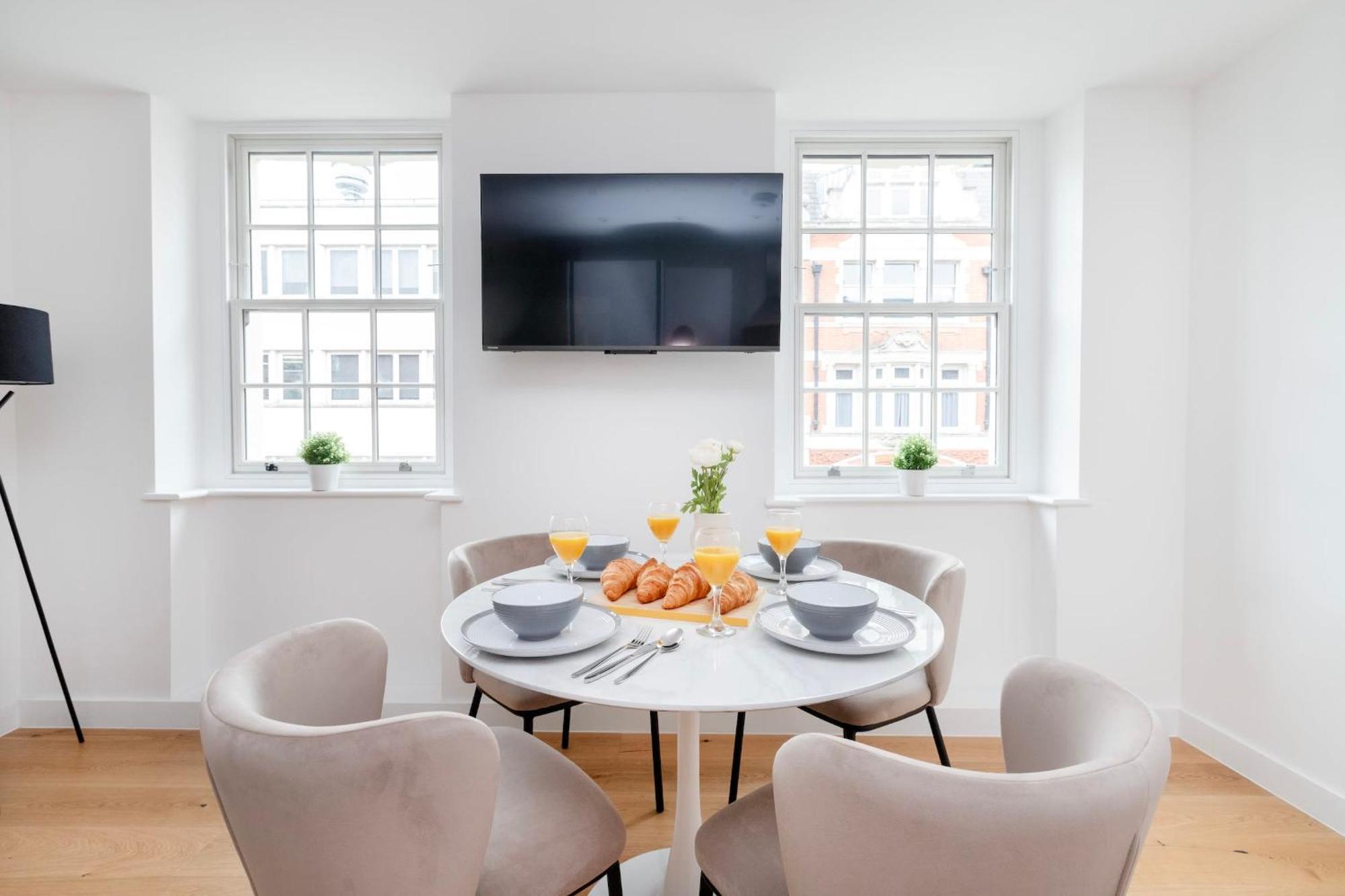 Fitzrovia With Balcony - Cityapartmentstay ลอนดอน ภายนอก รูปภาพ