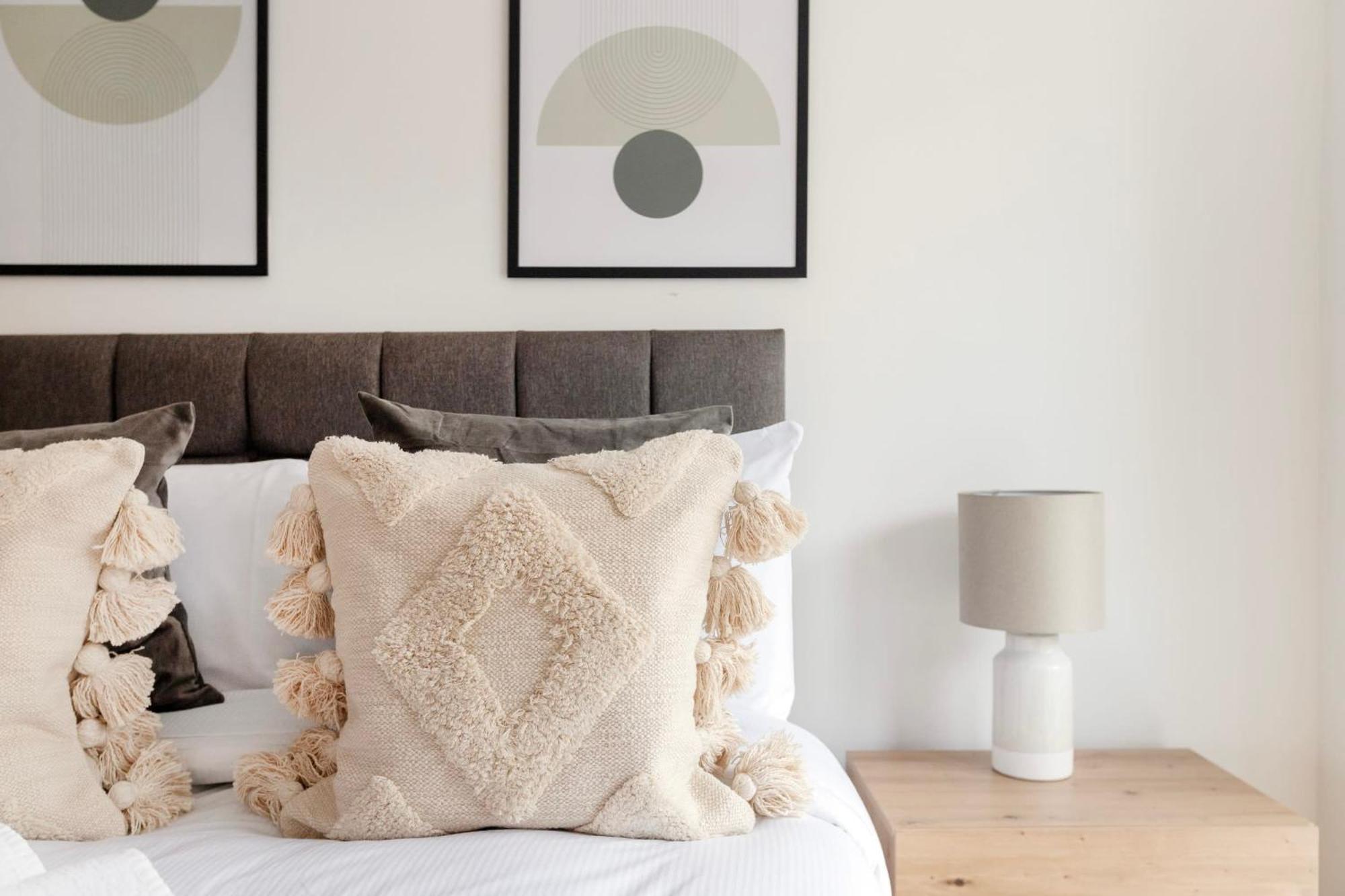 Fitzrovia With Balcony - Cityapartmentstay ลอนดอน ภายนอก รูปภาพ